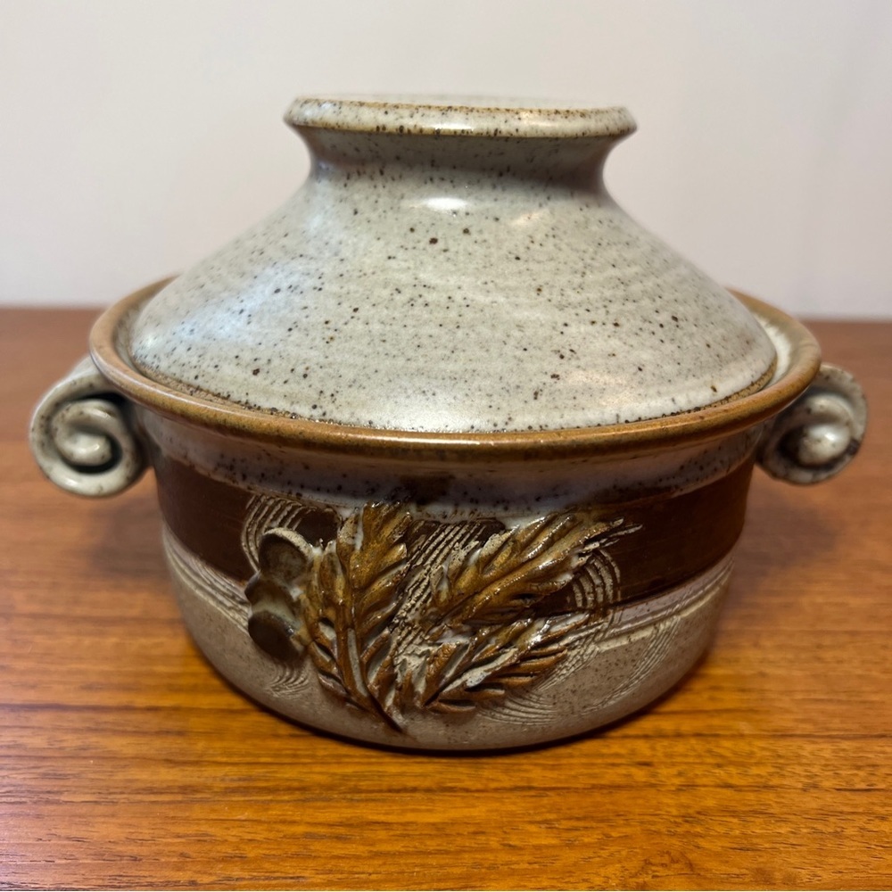 Beaver Flats Pottery Rocky Mountains, Alberta Canada Casserole Dish